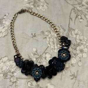 Dimensional black/blue necklace, EUC, bib necklace